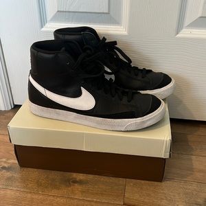 Nike Blazer Mid Womens 8.5/7Youth Black White Sneaker High Top